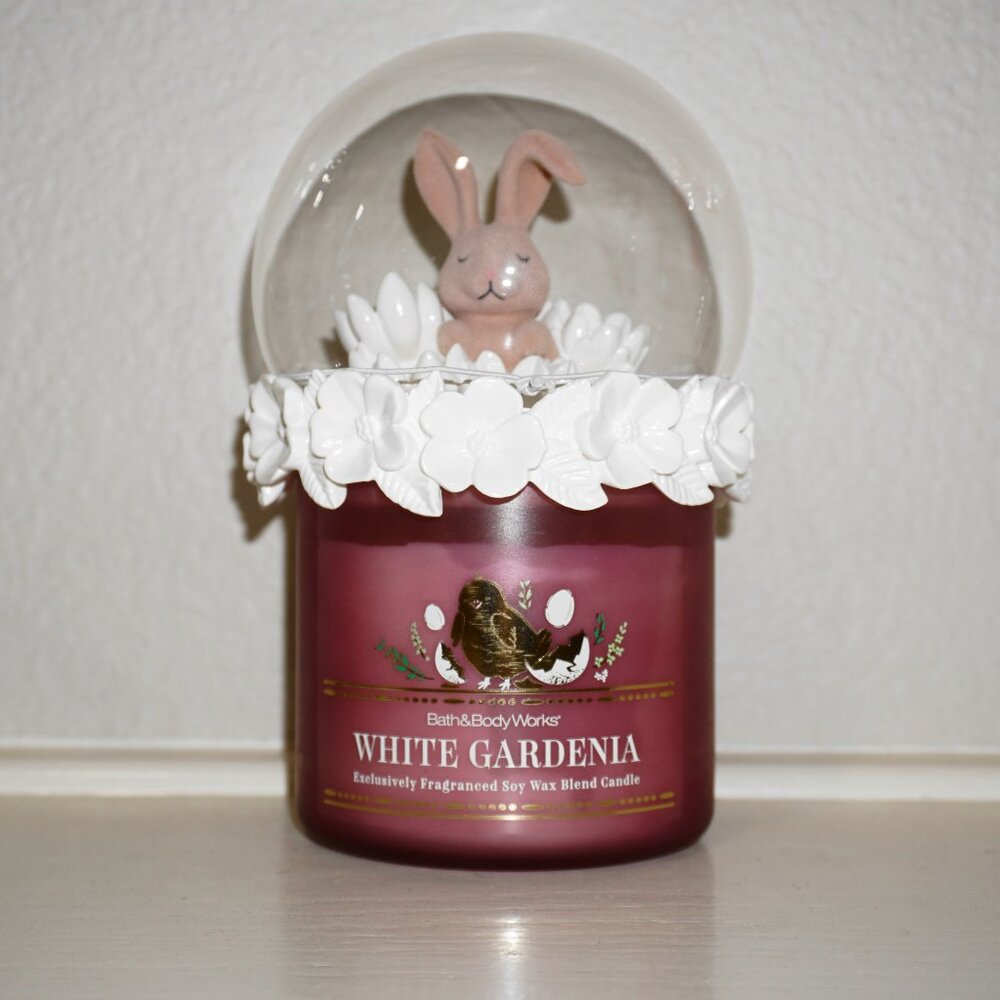 Bath & Body Works - White Gardenia 3-wick Candle Bunny Globe Lid